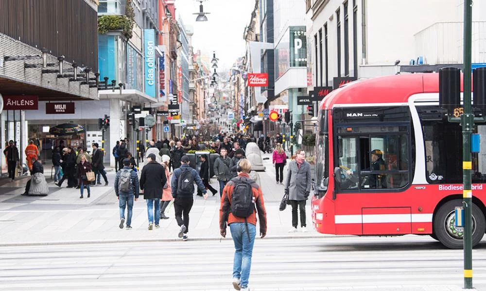 Σουηδία - Κορονοϊός: "Τι να τις κάνουμε τις μάσκες;"